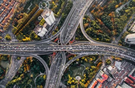 denys-nevozhai-7nrsVjvALnA-unsplash (1) traffic resembling website traffic
