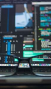 pexels-kevin-ku-577585 (1) Software Development: SaaS Bushiness Model